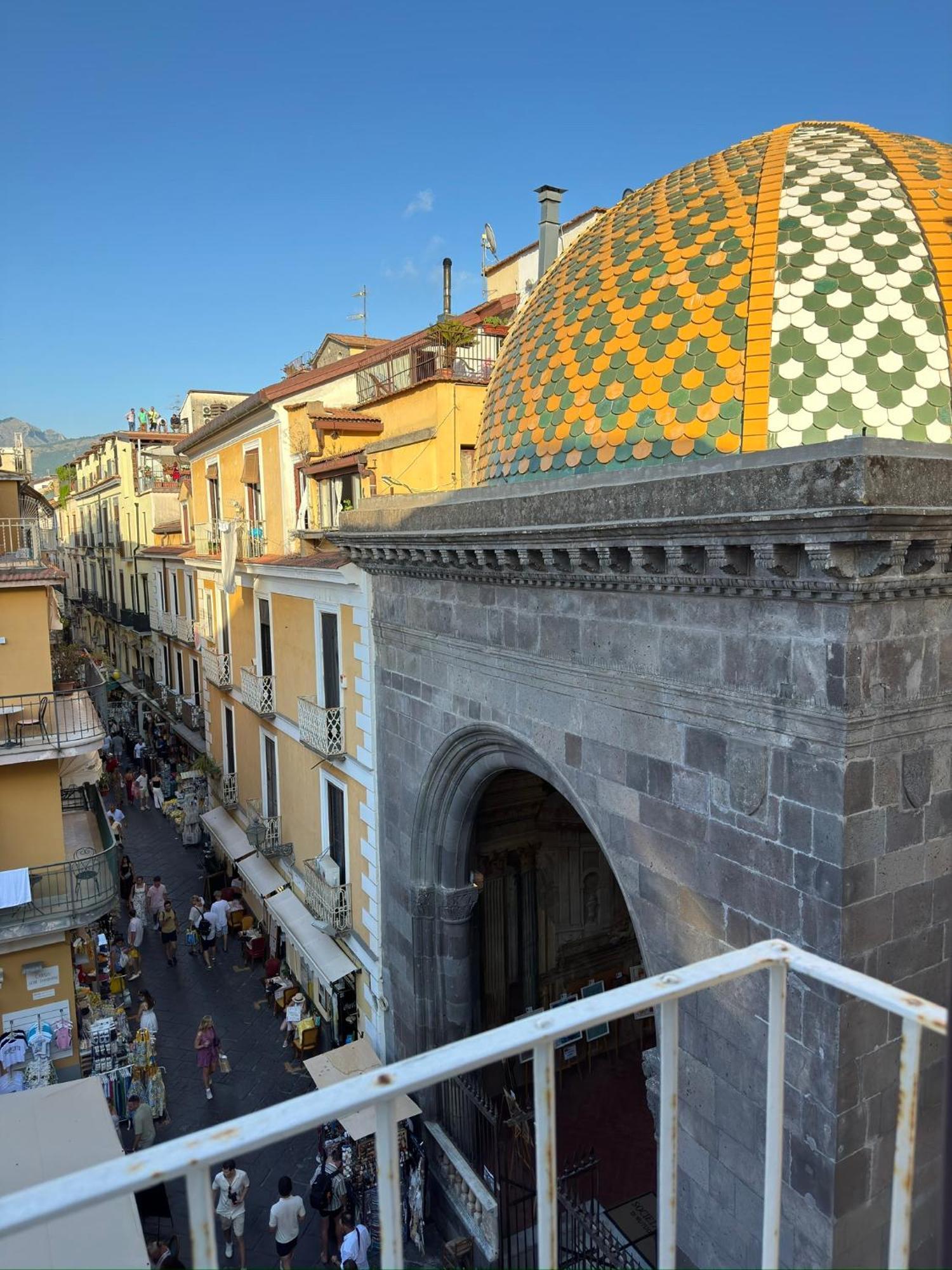 Palazzo Ammone - Sedil Dominova Apartment ซอร์เรนโต ภายนอก รูปภาพ